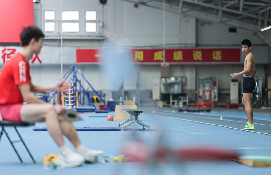 学习如何在电子游戏麻将中赢牌